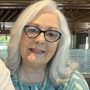 Meet your Posher, Bobbi